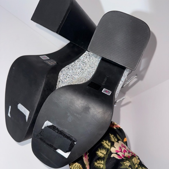 Larroude Alexa Mary Jane Pumps - Picture 3 of 4